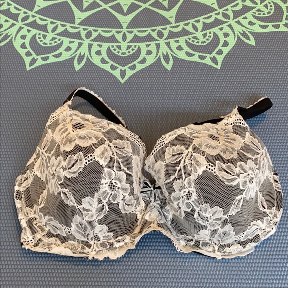 34ddd Victoria’s Secret bra black with white Lace